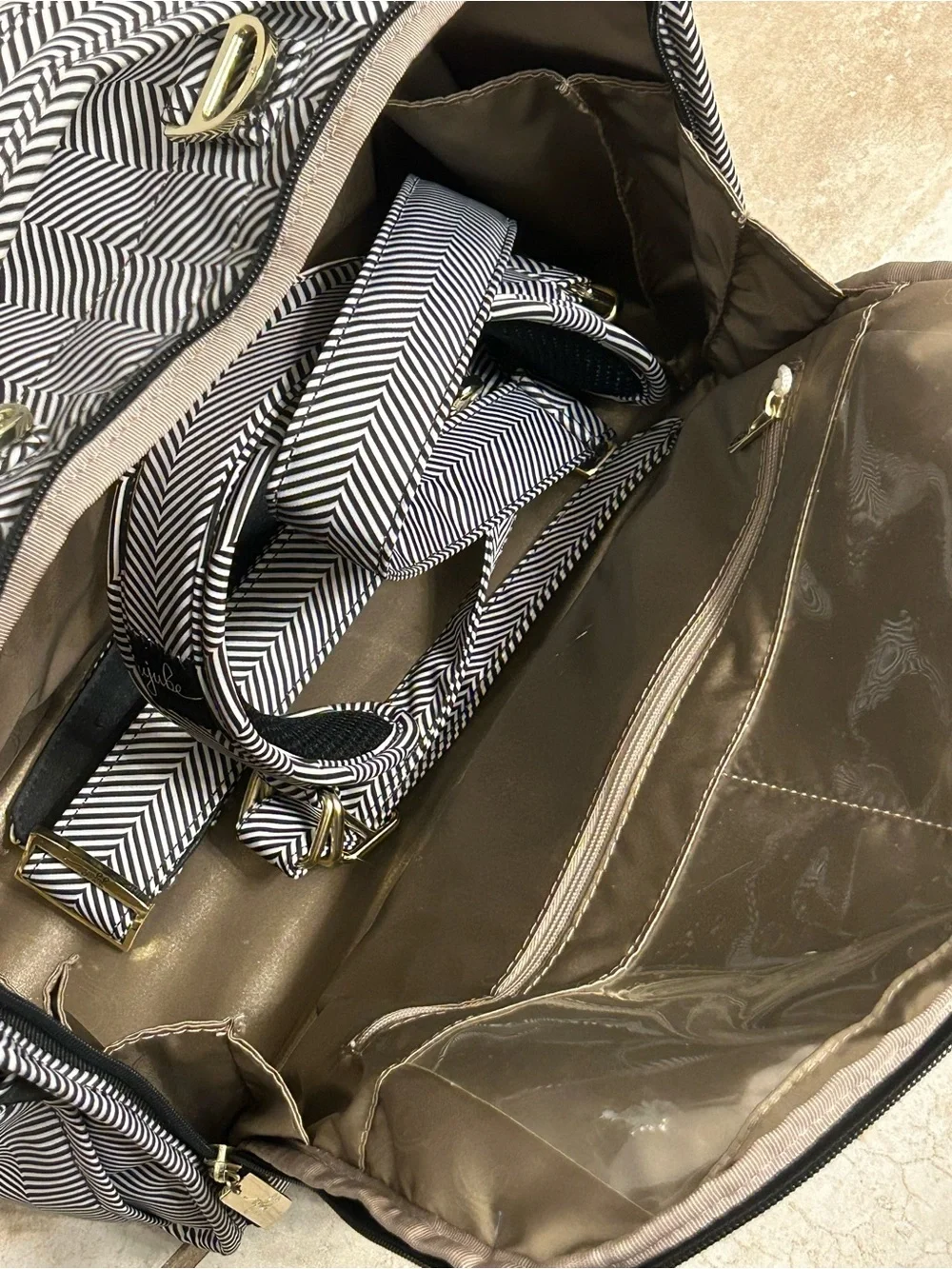 JuJuBe B.F.F. Convertible Diaper Bag Queen of the Nile Chevron Backpack Set